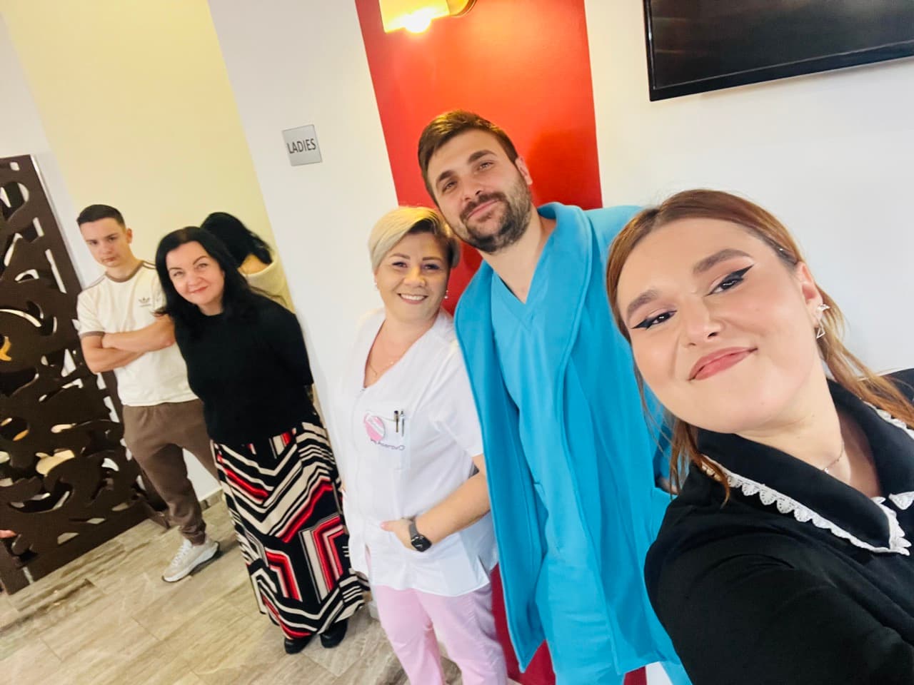 Echipa AsertivO selfie de grup Otopeni